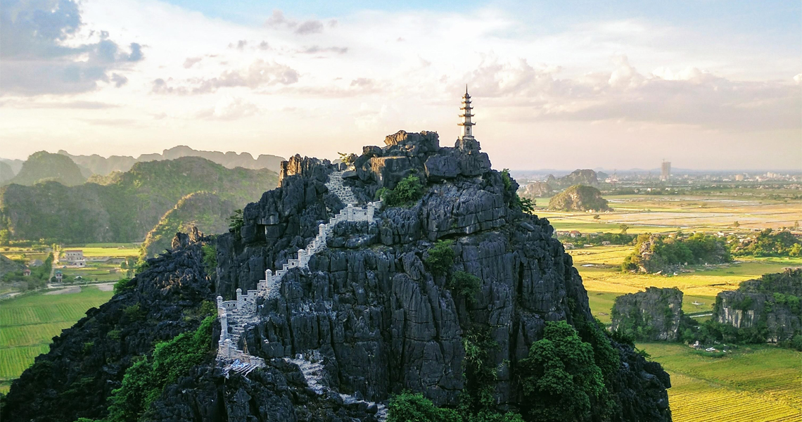 Hoa Lu  - Hang Mua – Tam Coc Day Tour